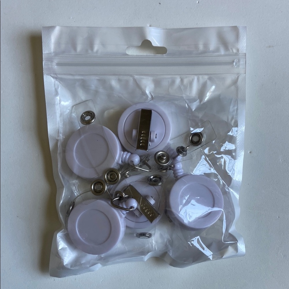 🎉FINAL PRICE🎉 NEW 5 pack of Retractable Badge Reels